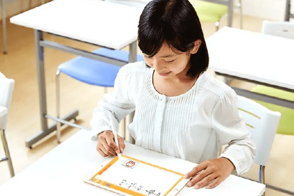 AIがニガテな問題を自動で判別し、重点的に出題!