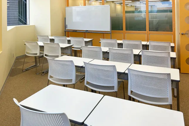 千歳烏山校の自習室