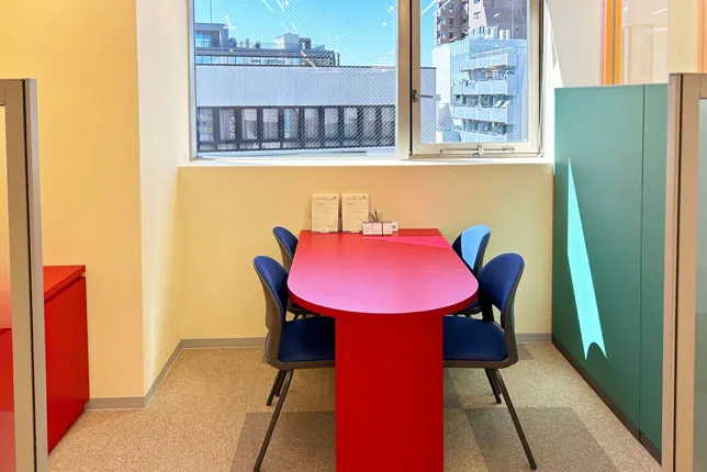 千歳烏山校の面談スペース