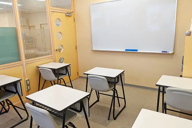 本厚木校の自習室