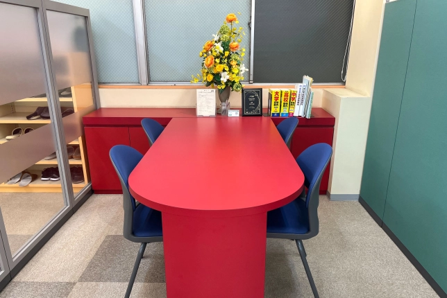 ひばりヶ丘校の面談スペース