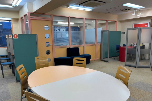 国分寺校の校舎風景