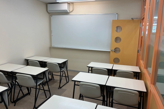 川越駅前校の自習室