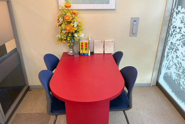 鎌ヶ谷校の面談スペース