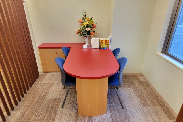 久米川校の面談スペース