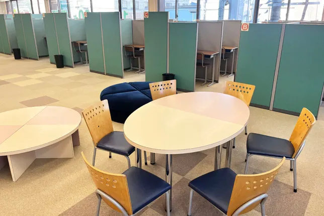 新潟小針十字路校の校舎風景