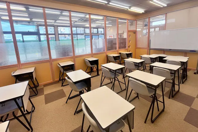 新潟小針十字路校の自習室