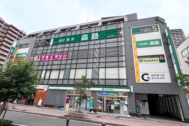 香里園校の外観