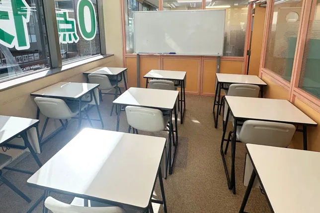 南越谷校の自習室