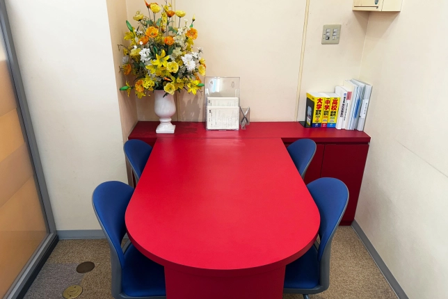 南浦和校の面談スペース