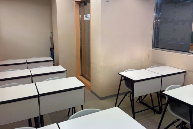 本八幡校の自習室