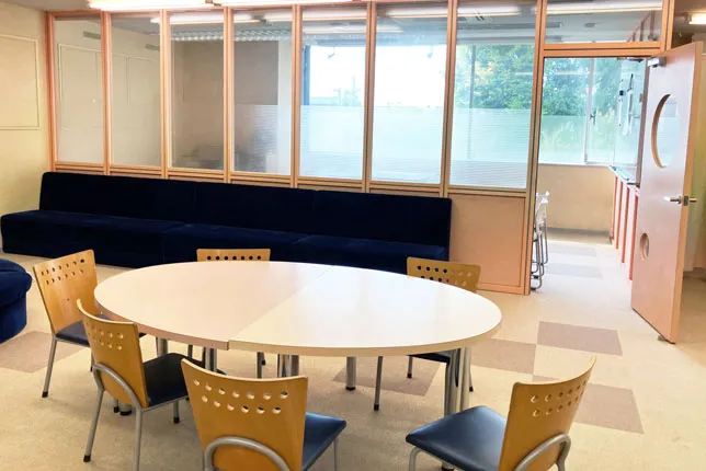 新潟市役所前校の校舎風景