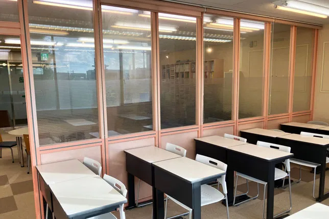 新潟市役所前校の自習室