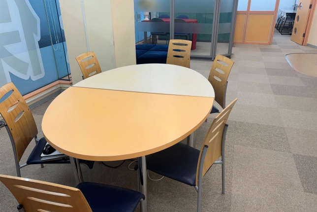 成城学園前校の校舎風景