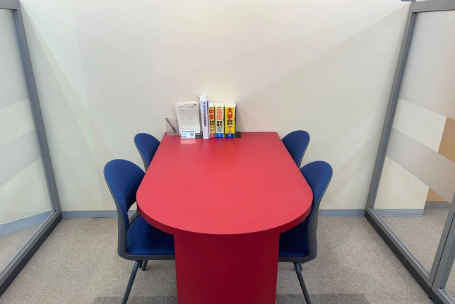 新小岩校の面談スペース