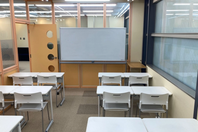 篠崎校の自習室