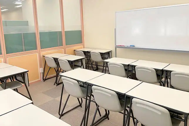 静岡県庁前校の自習室