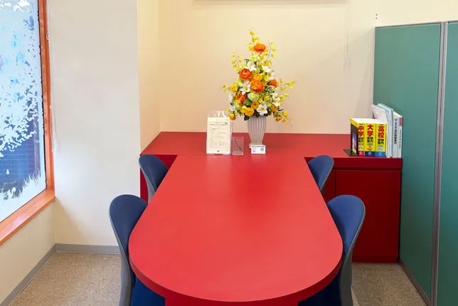 つつじヶ丘校の面談スペース