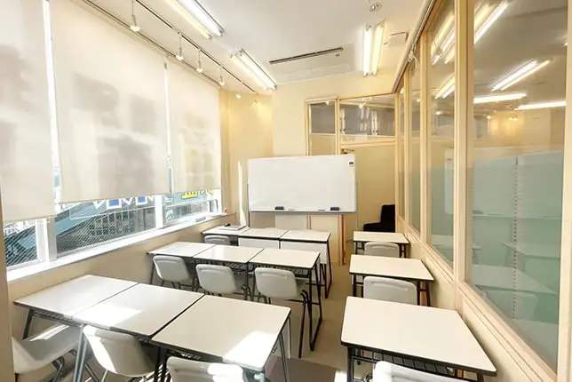 戸塚西口校の自習室