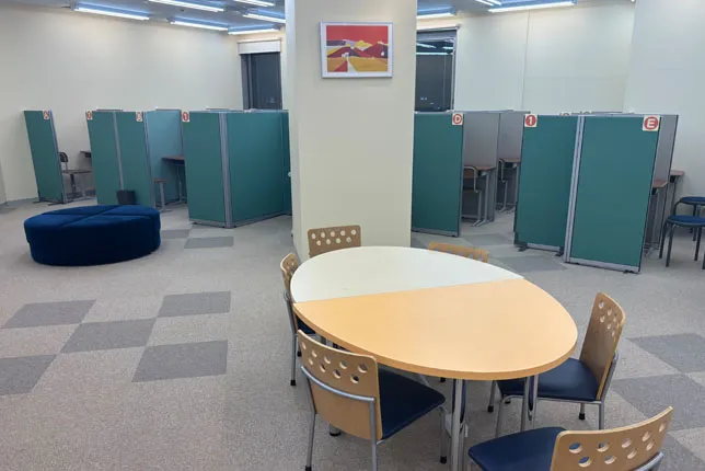 豊中校の校舎風景